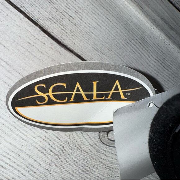 SCALA NWT Women's 100% Wool Winter Bucket Hat Black with Silver Bow One Size - Picture 3 of 4